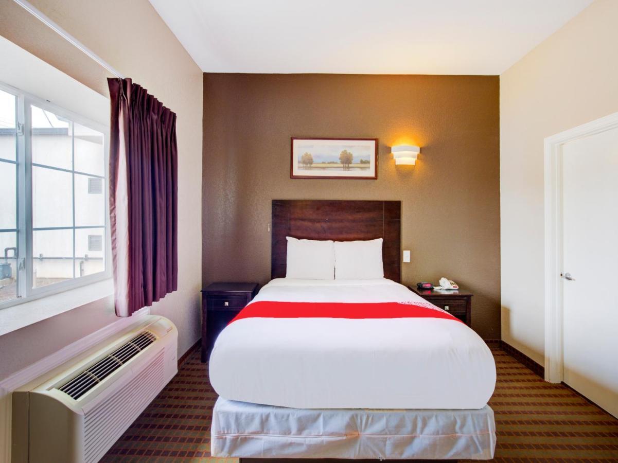 Hotel Dilley Grand מראה חיצוני תמונה