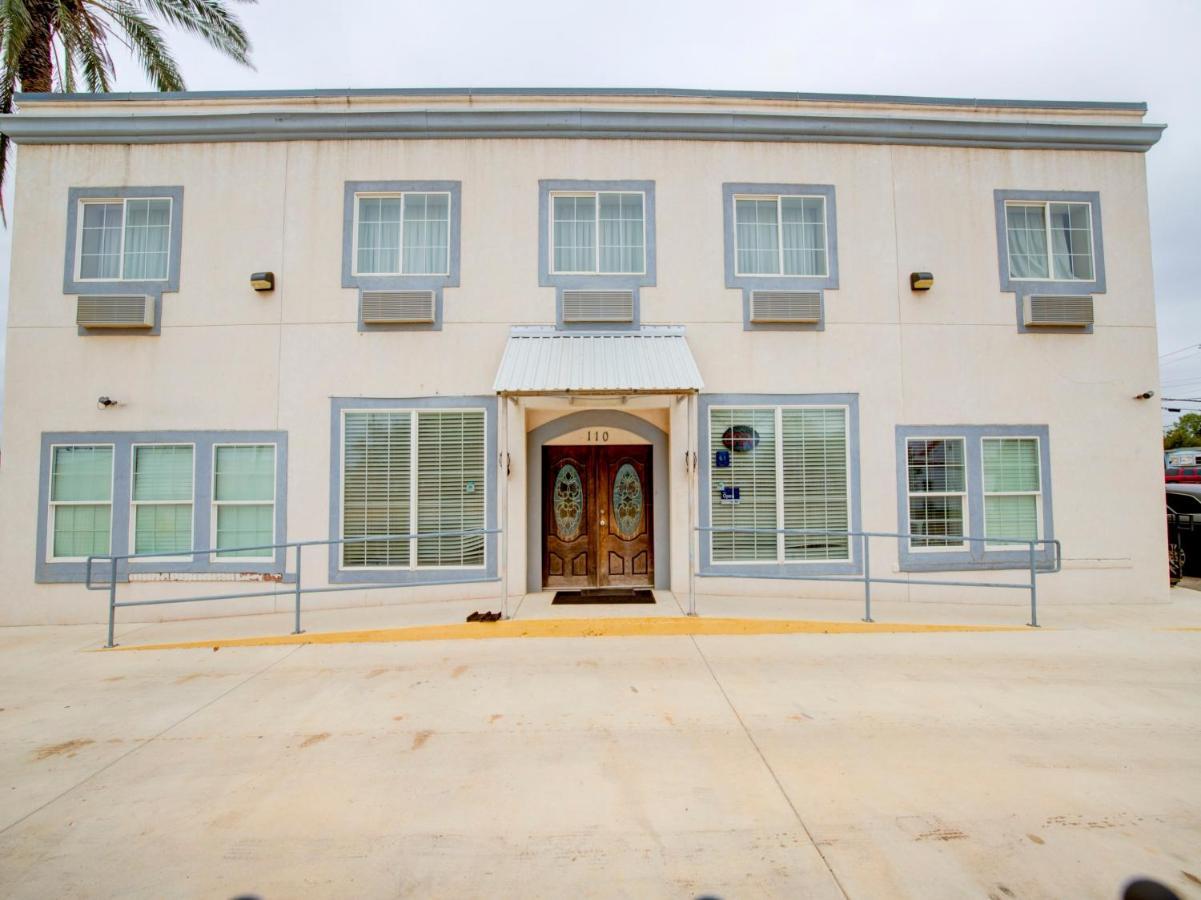 Hotel Dilley Grand מראה חיצוני תמונה