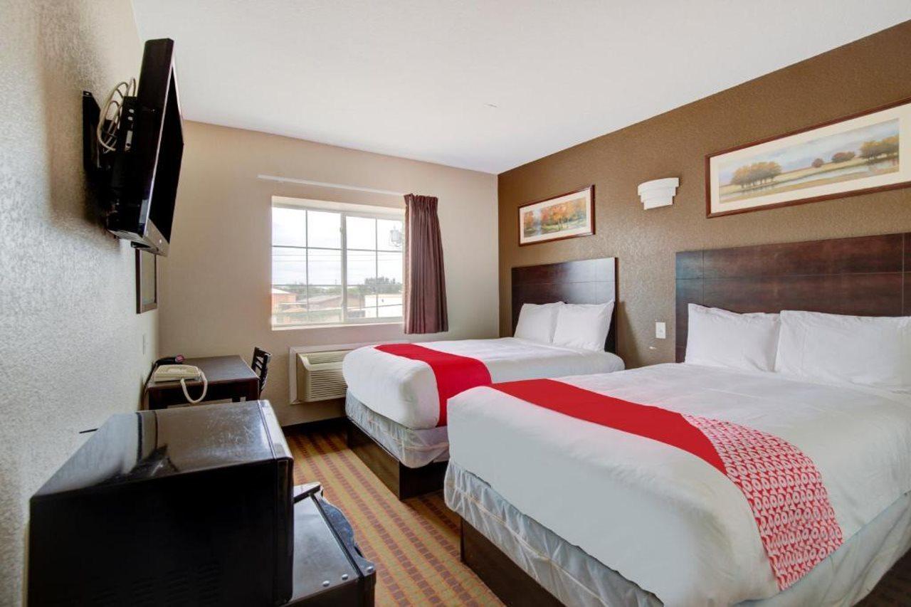 Hotel Dilley Grand מראה חיצוני תמונה