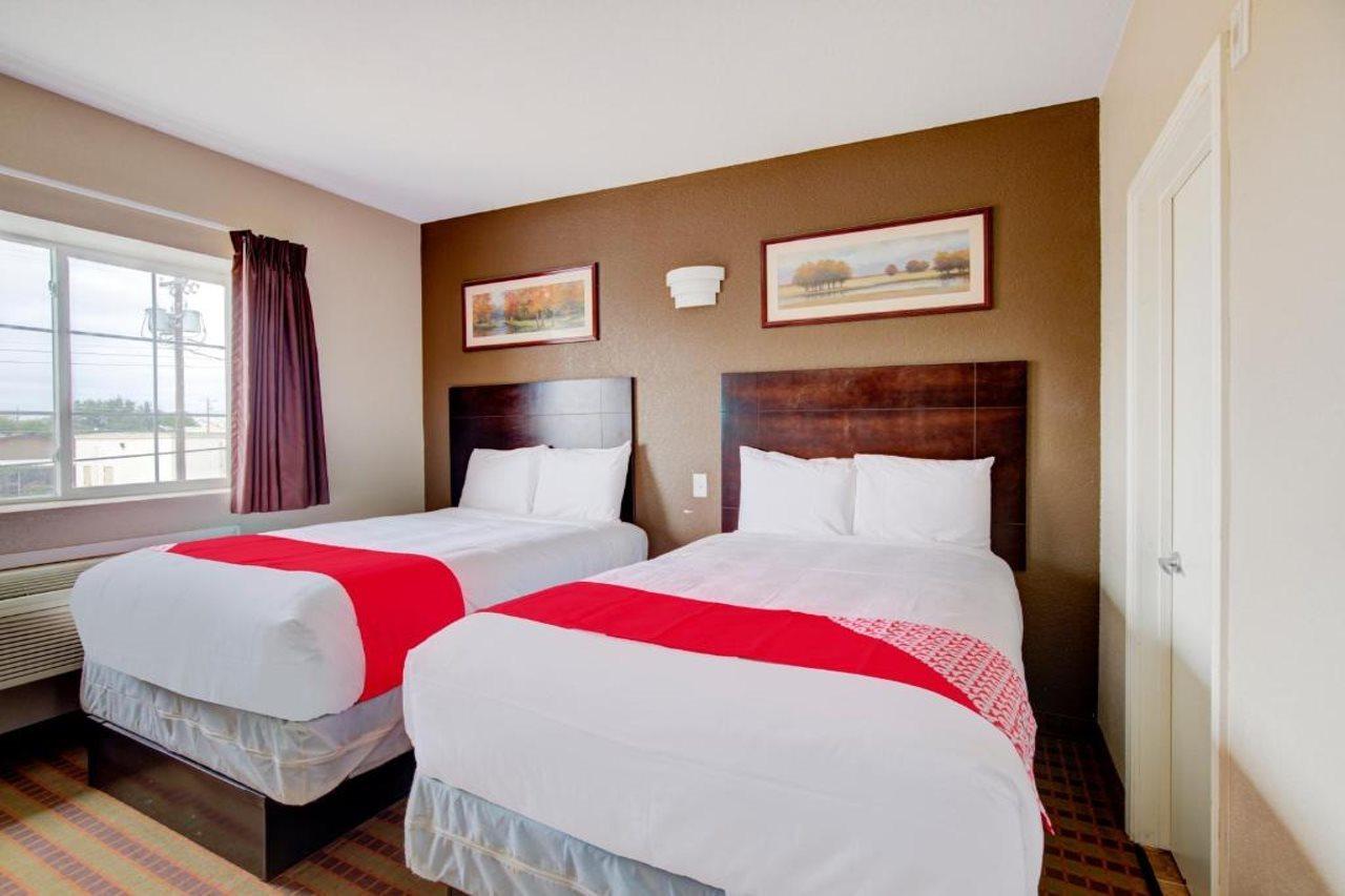 Hotel Dilley Grand מראה חיצוני תמונה