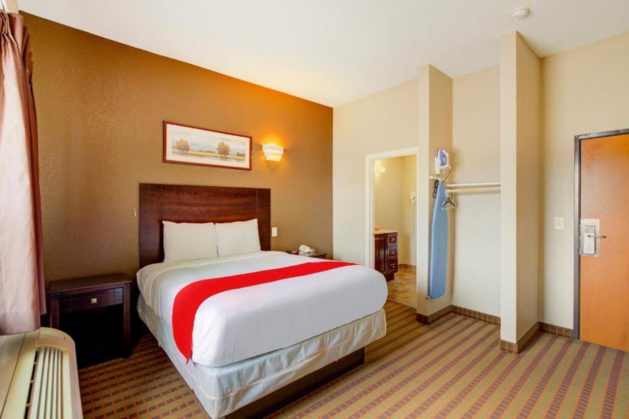 Hotel Dilley Grand מראה חיצוני תמונה