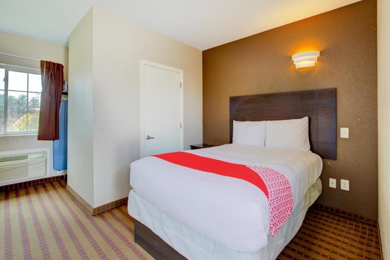 Hotel Dilley Grand מראה חיצוני תמונה