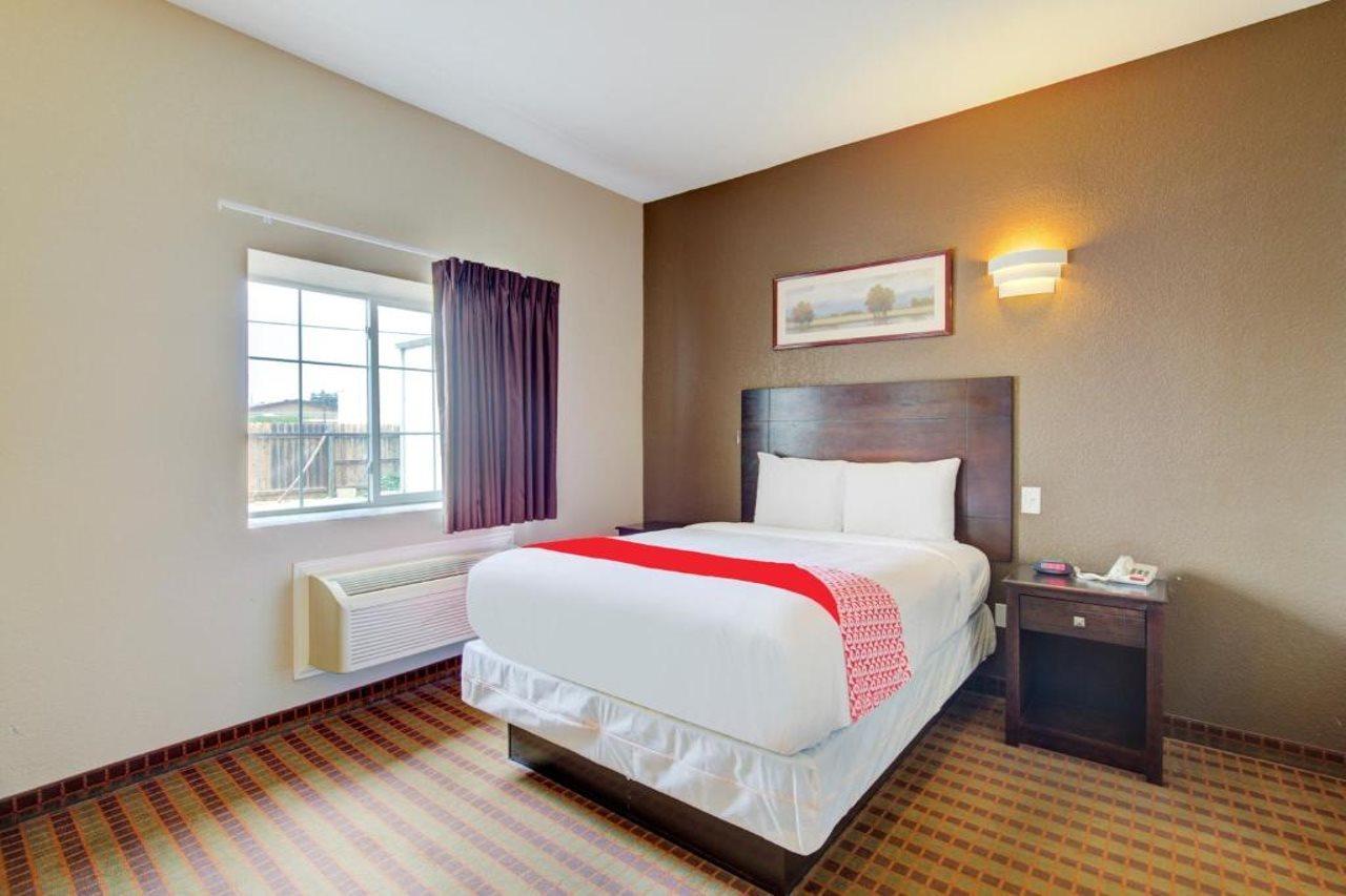 Hotel Dilley Grand מראה חיצוני תמונה