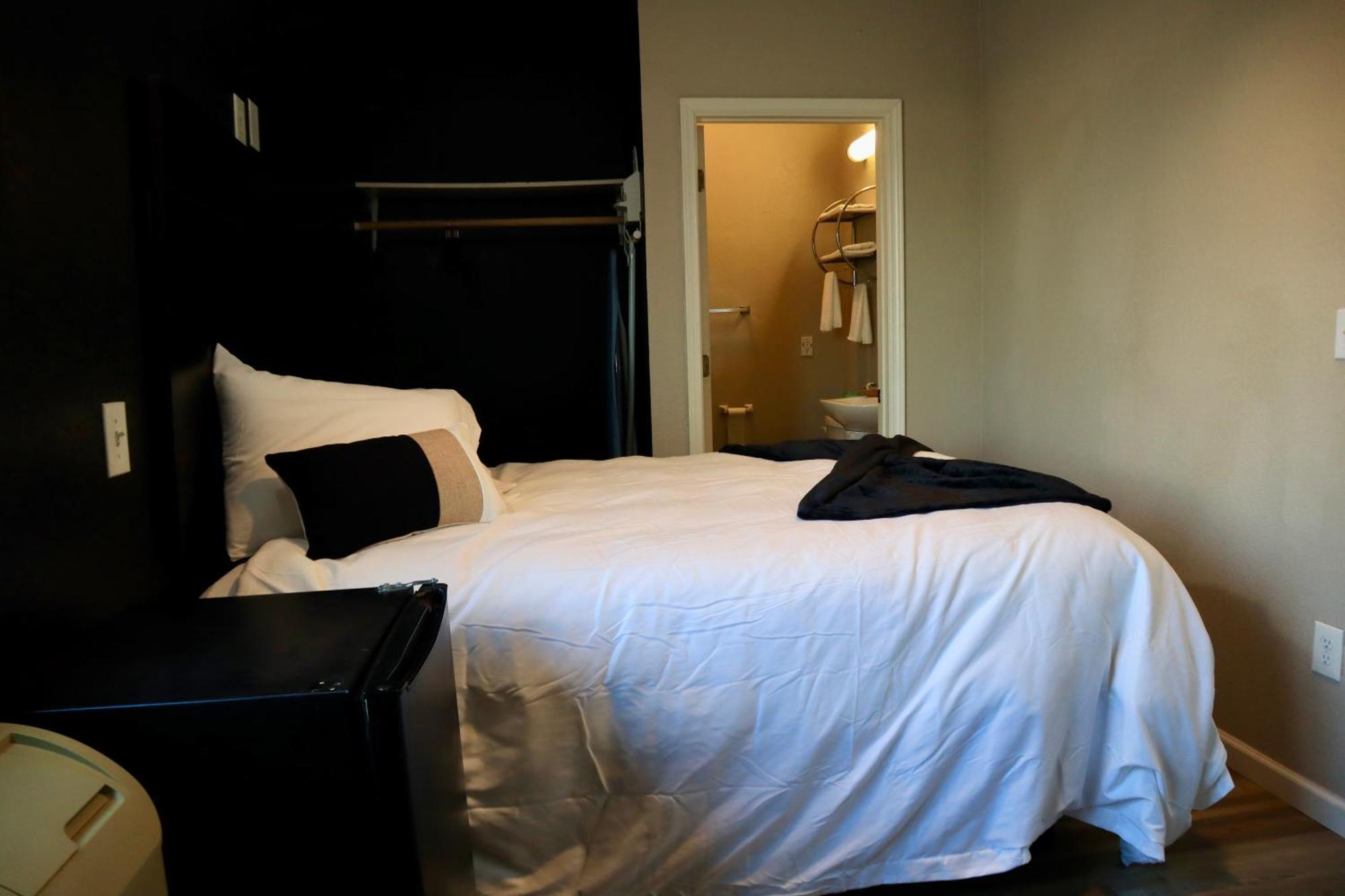 Hotel Dilley Grand חדר תמונה