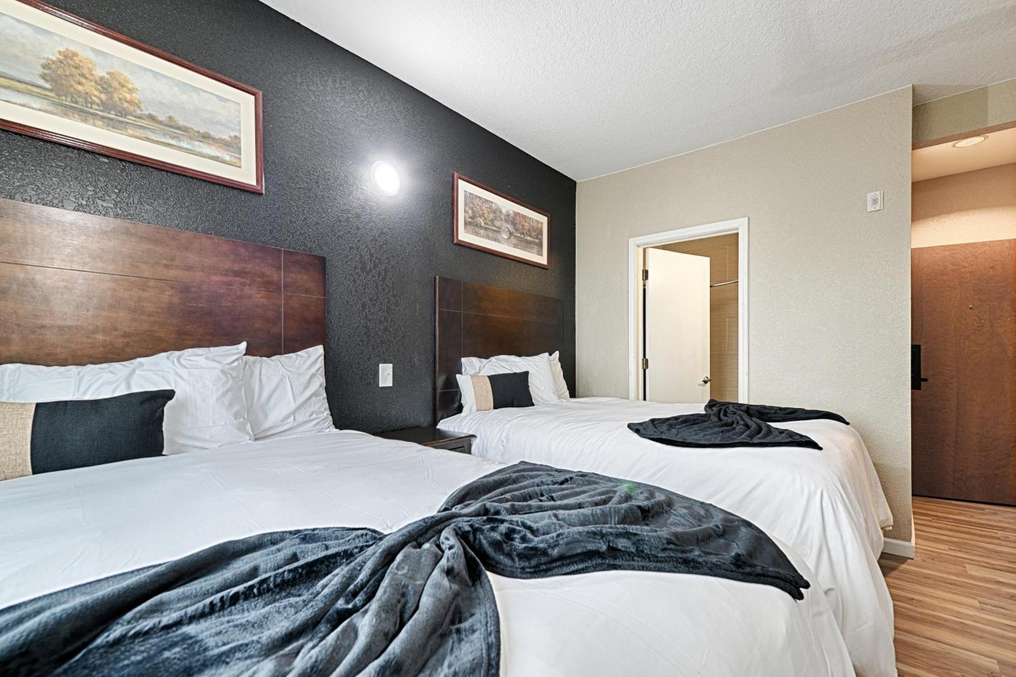 Hotel Dilley Grand מראה חיצוני תמונה