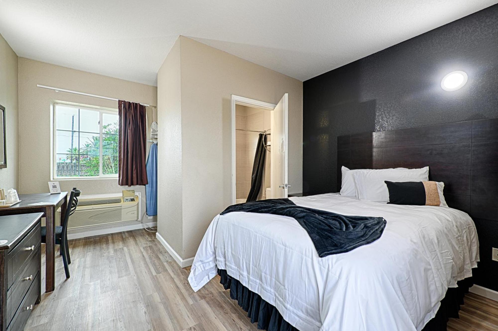 Hotel Dilley Grand מראה חיצוני תמונה