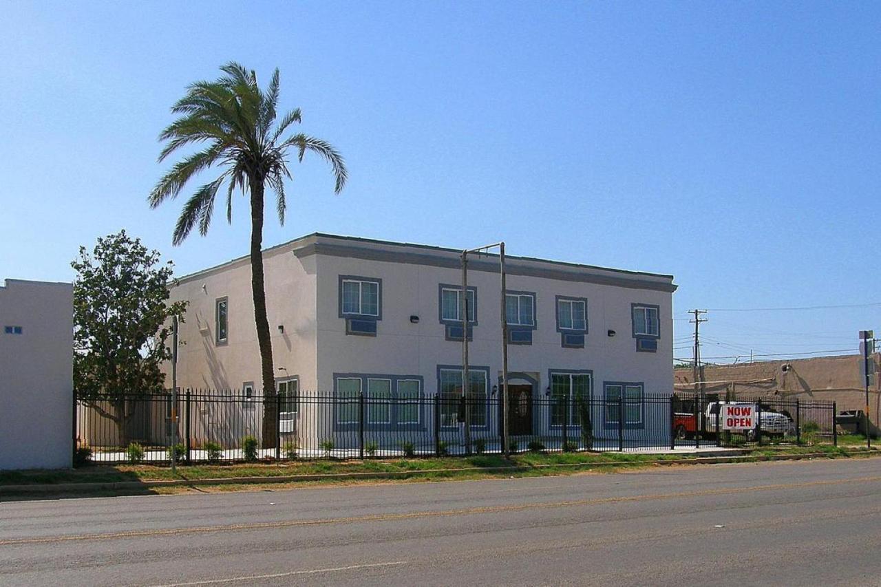 Hotel Dilley Grand מראה חיצוני תמונה